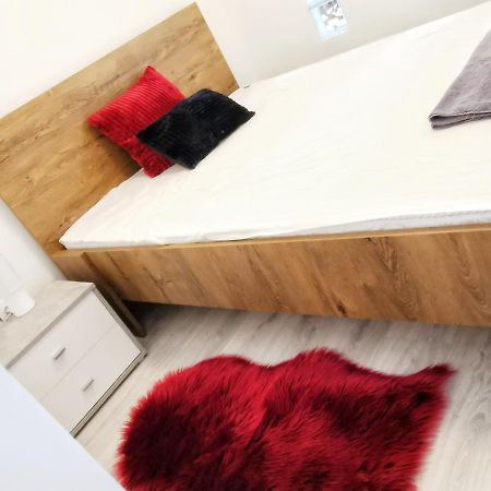 Kalvaria Vendeghaz, Kozvetlenul A Varfal Mellett. Pecs Bagian luar foto