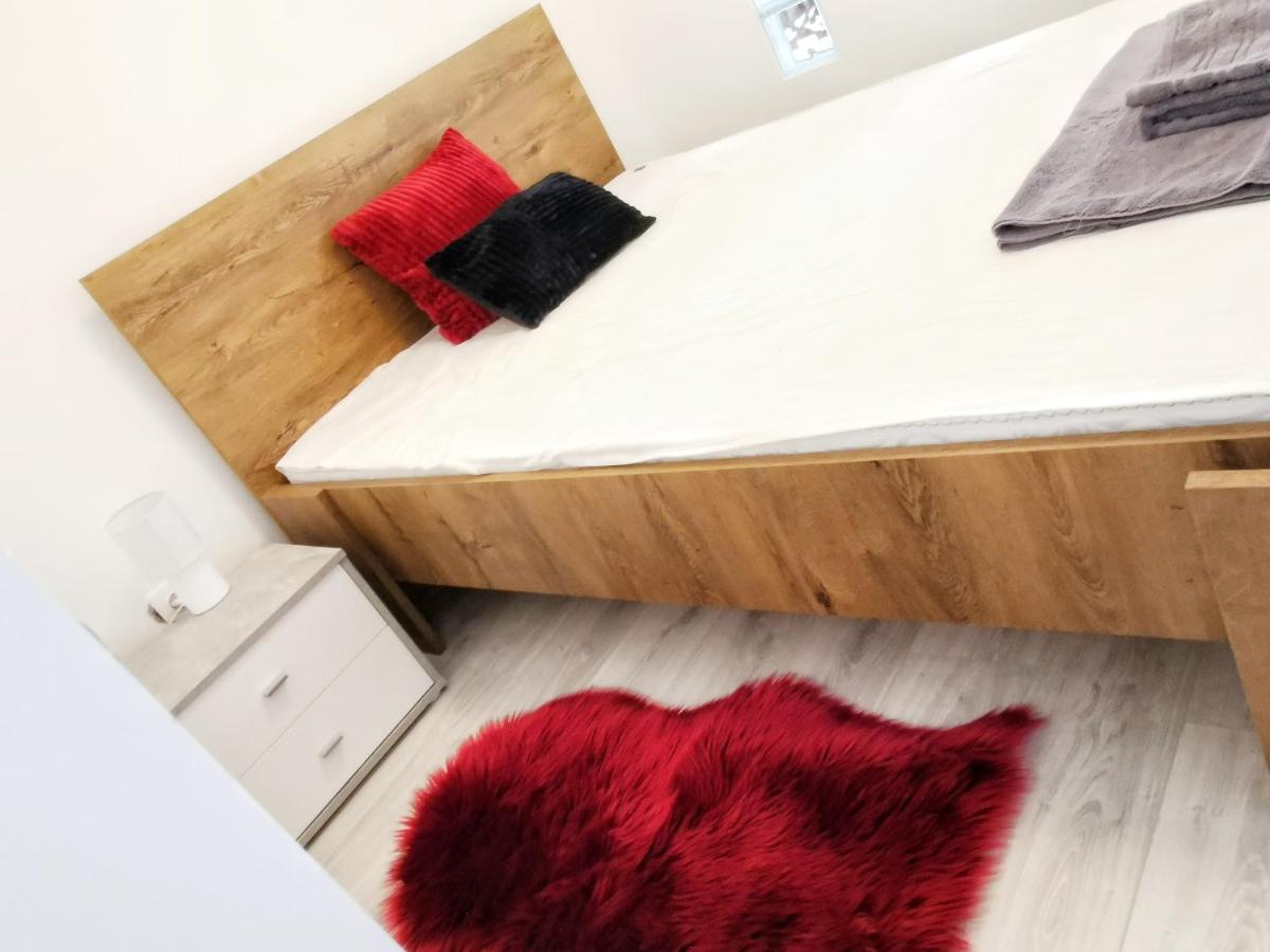 Kalvaria Vendeghaz, Kozvetlenul A Varfal Mellett. Pecs Bagian luar foto